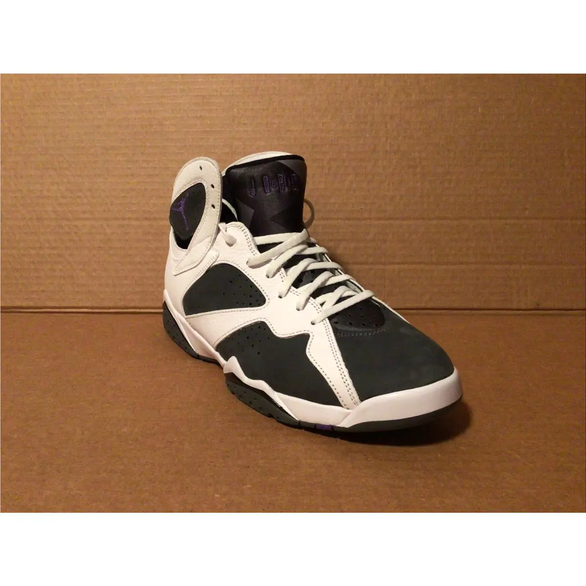 Nike shoes - Air Jordan 7 - Air - White 3