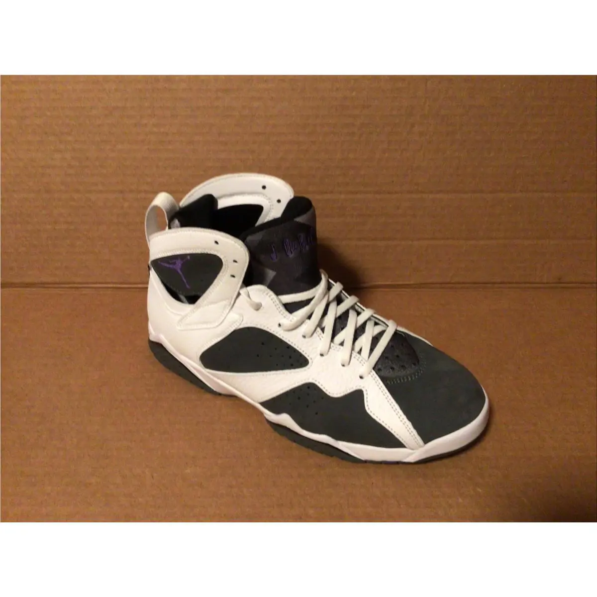 Nike shoes - Air Jordan 7 - Air - White 4