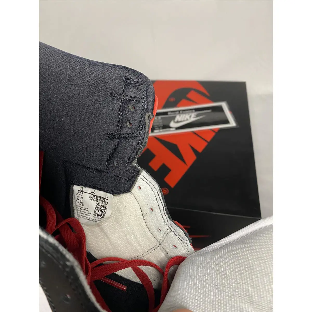 Nike shoes - Air Jordan 1 - Air - Black 5