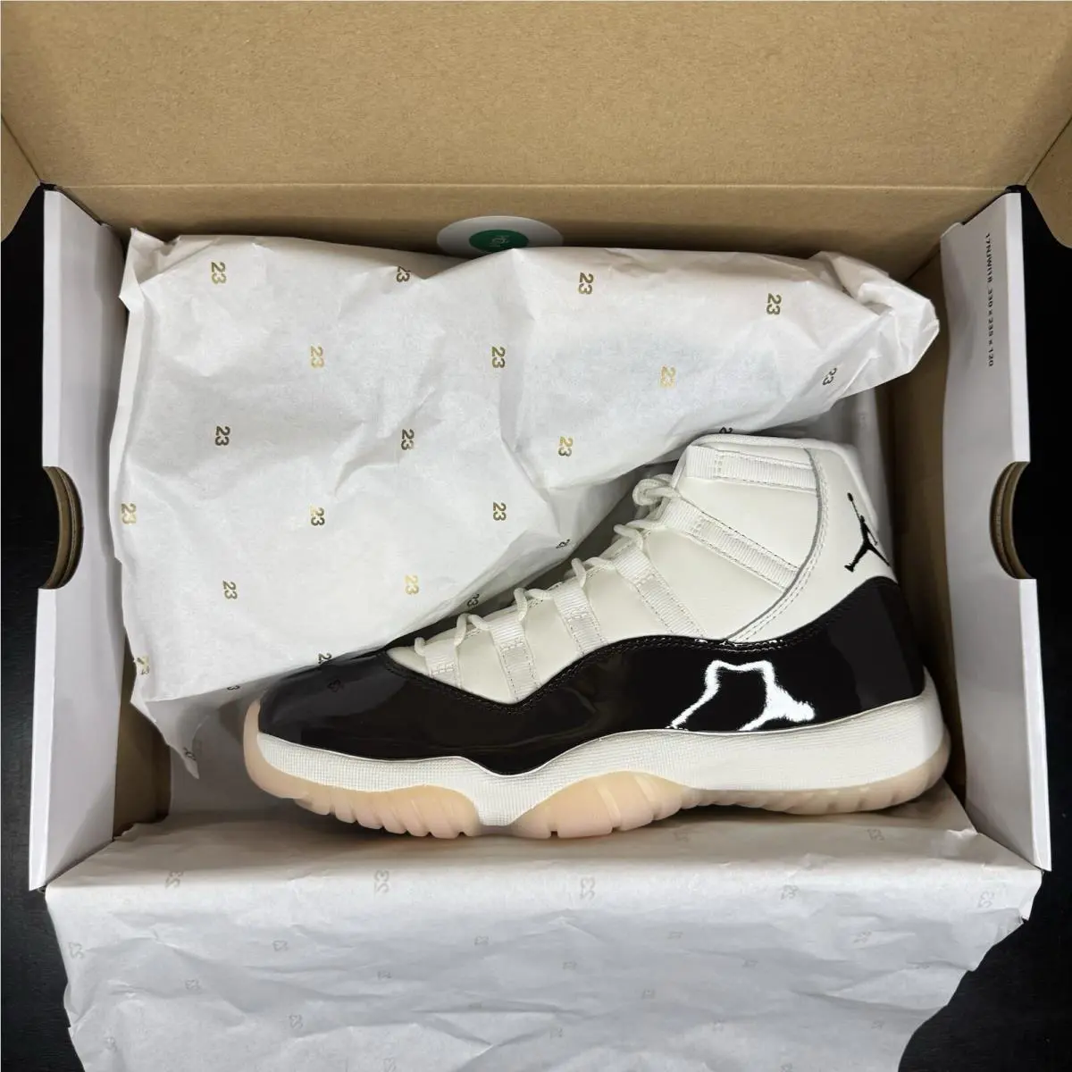 Nike shoes - Air Jordan 11 - Air - Neapolitan 8