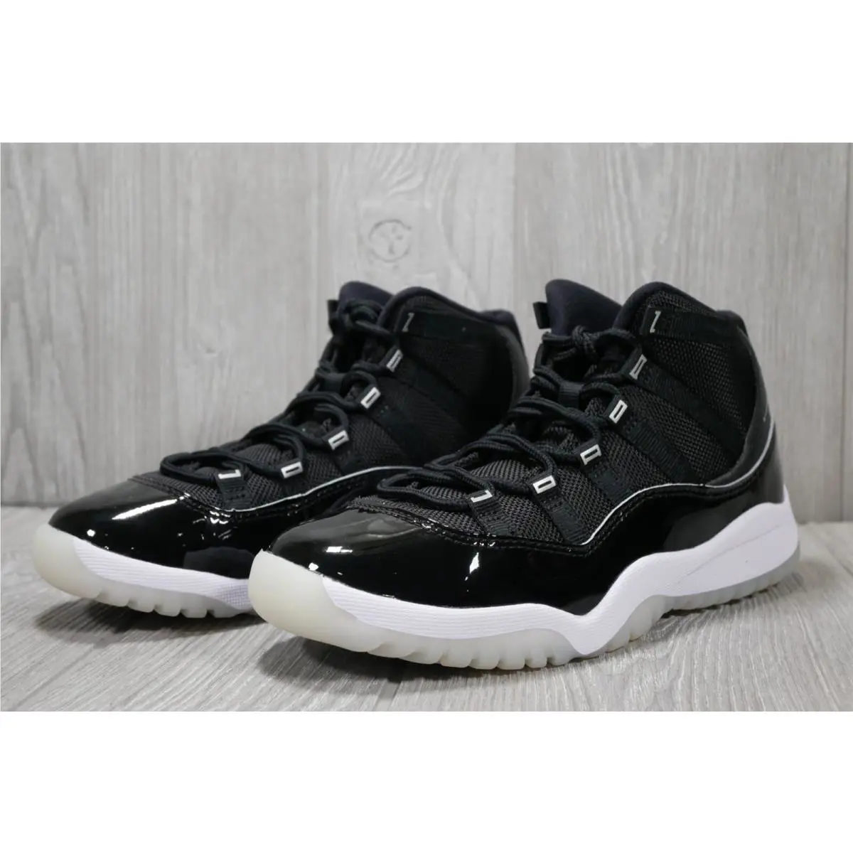 Nike shoes - Air Jordan 11 - Air - Black 0
