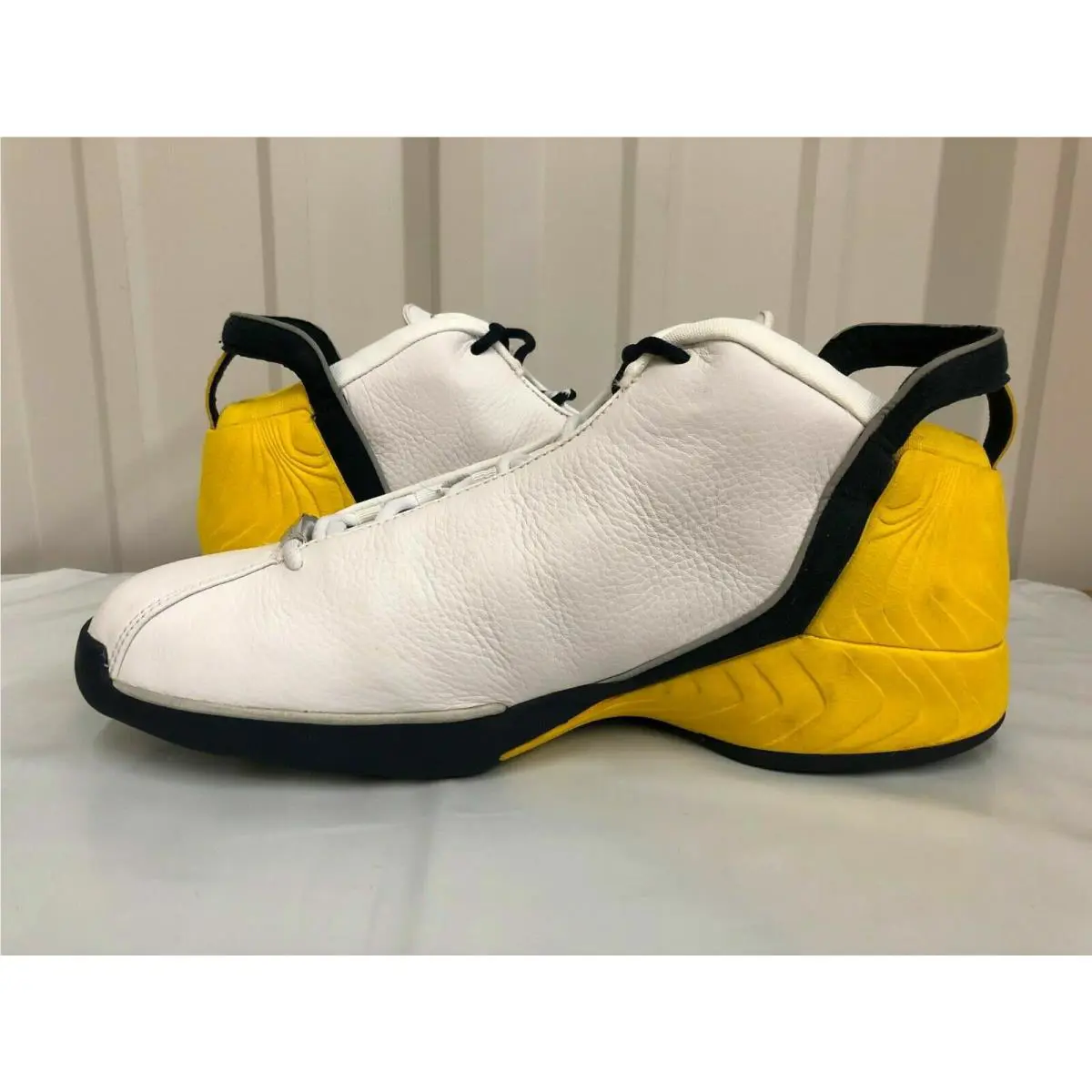 Nike shoes - Nike Jordan Jumpman J`Madness Cal Berkeley Player Exclusive PE - 302372-171 - White (UPC: 820652212701) 3