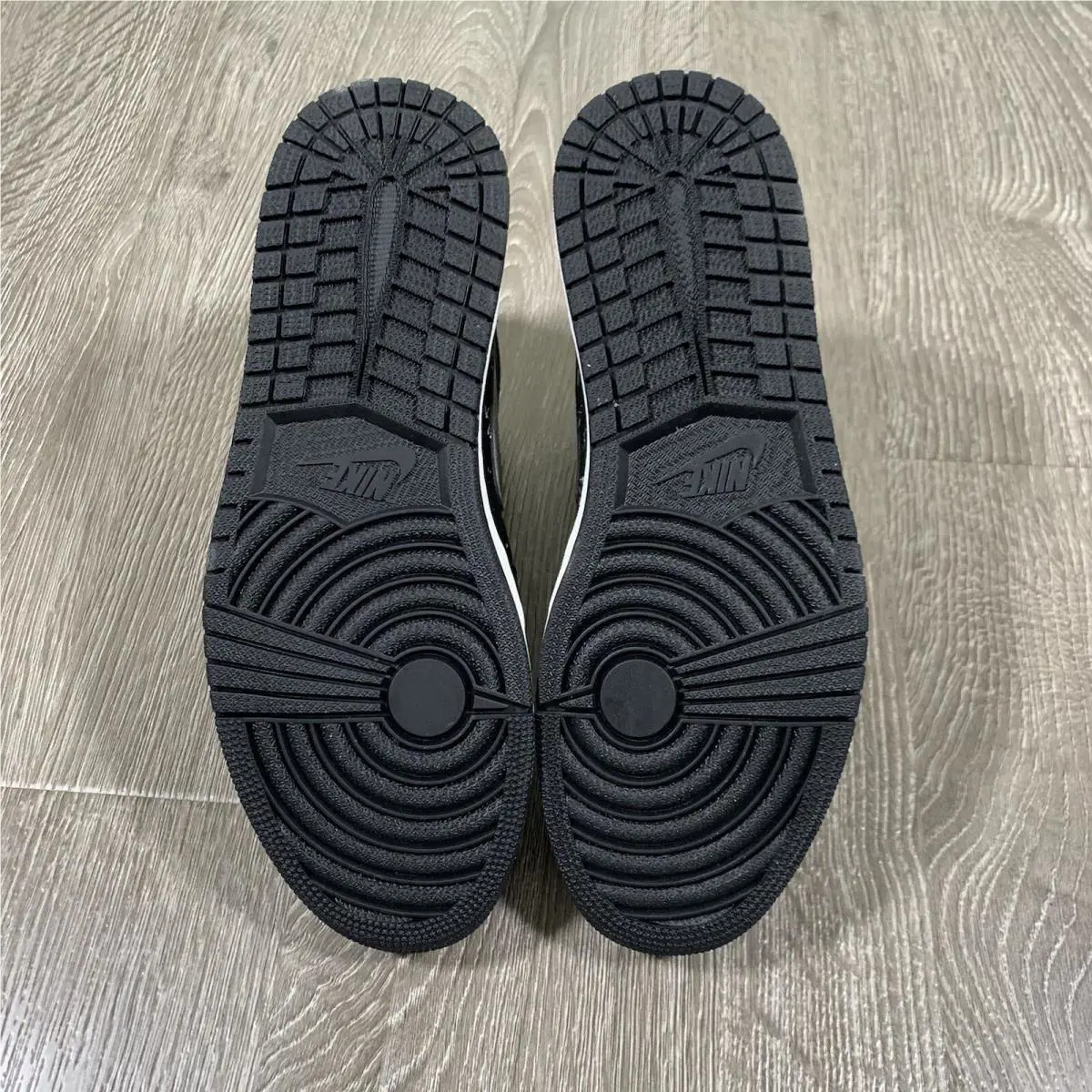 Nike shoes - Air Jordan 1 - Air - 555088-014 - Black 5