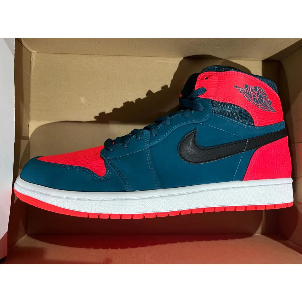 Nike shoes - Air Jordan 1 - Air - 332550 - Teal/Black Infrared 23 White (UPC: 888408077387) 3