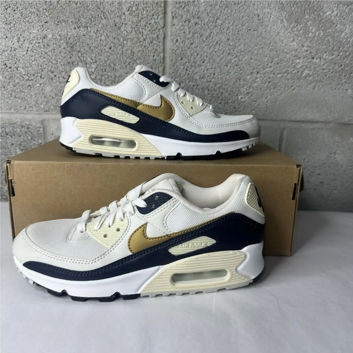 Nike Air Max 90 Olympic Coconut Milk Navy Women`s Sz 7.5 HF3444-100