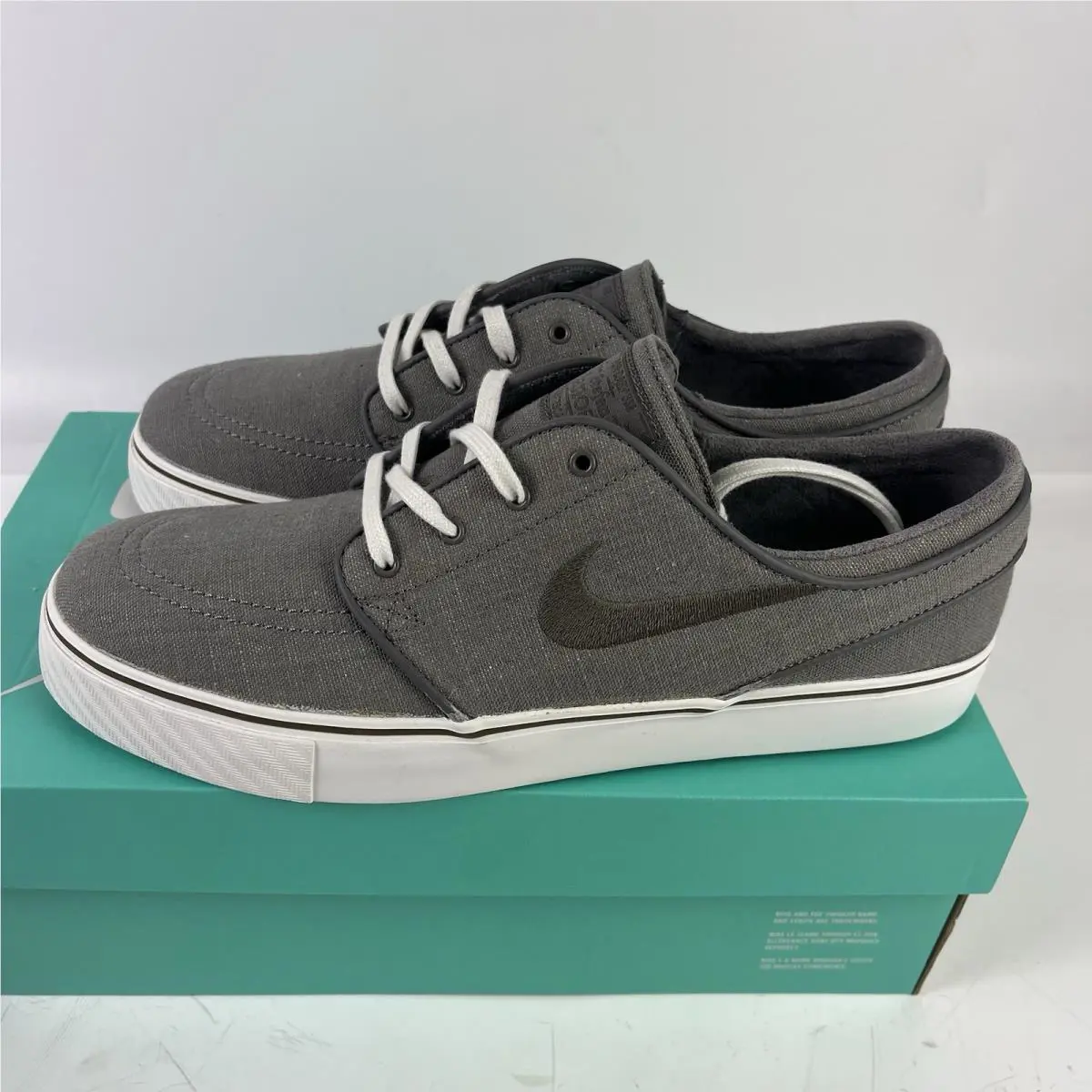Nike shoes - Nike SB Janoski - Janoski - AR7718-100 - White 3