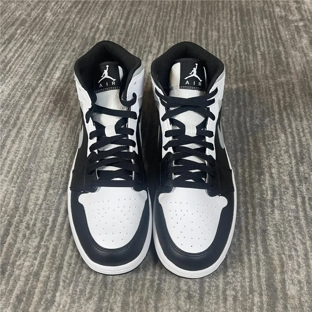 Nike shoes - Air Jordan 1 Mid - Air Mid - 554724-073 - Black 2