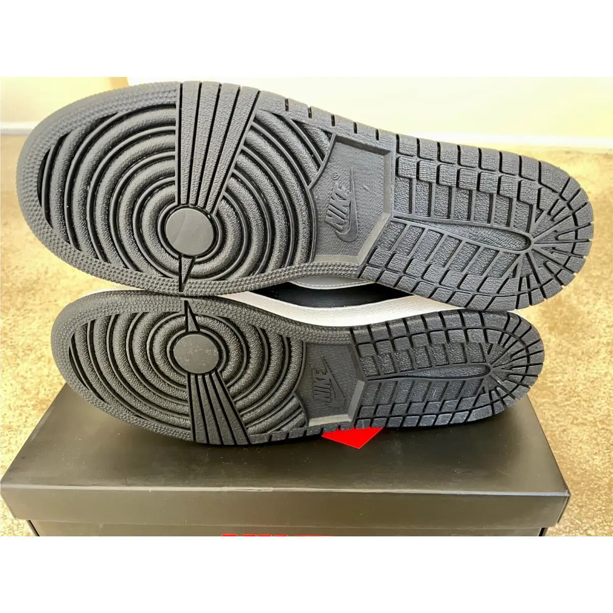Nike shoes - Air Jordan 1 - Air - Black 4