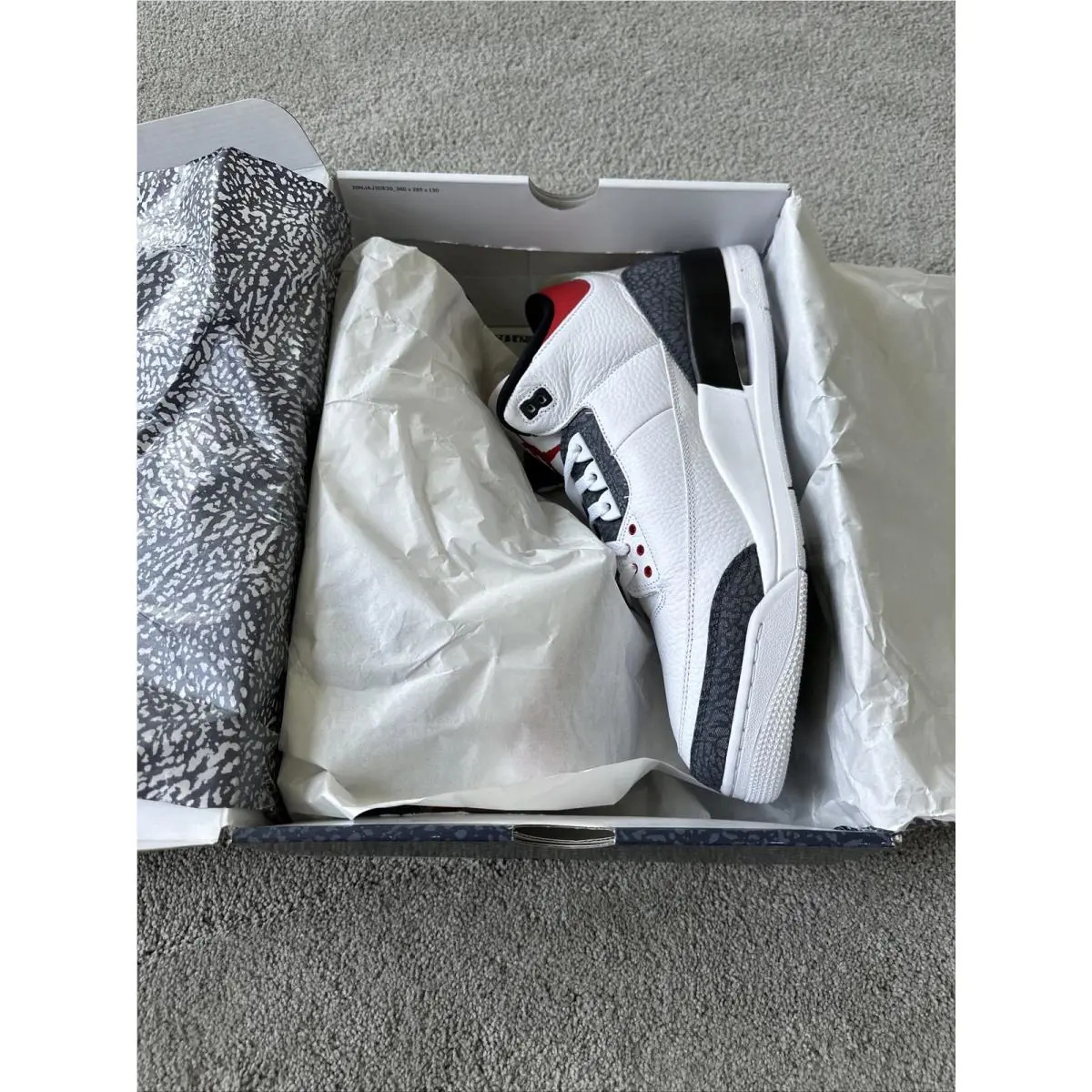 Nike shoes - Jordan 3 - Red 11