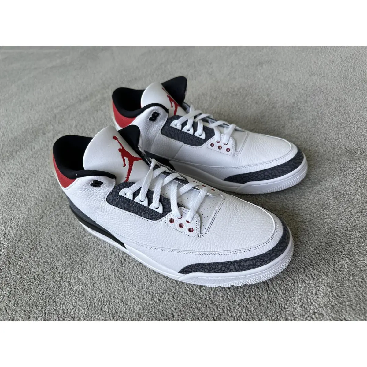 Nike shoes - Jordan 3 - Red 2