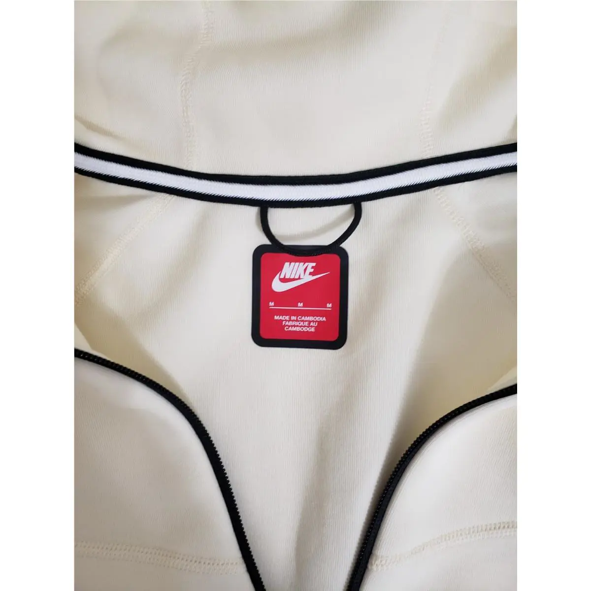 Nike clothing - Coconut Milk (UPC: 196607413326) 4