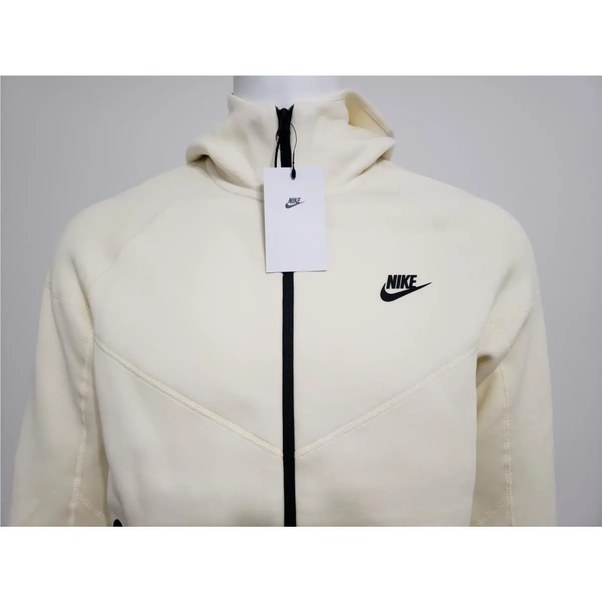 Nike clothing - Coconut Milk (UPC: 196607413326) 0