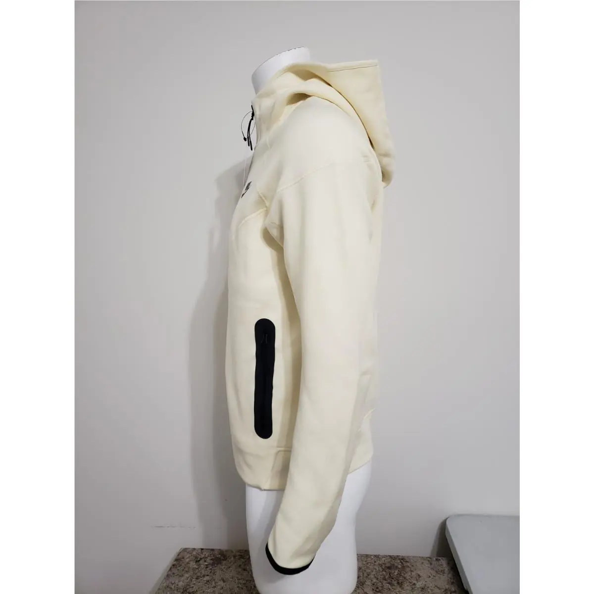 Nike clothing - Coconut Milk (UPC: 196607413326) 2