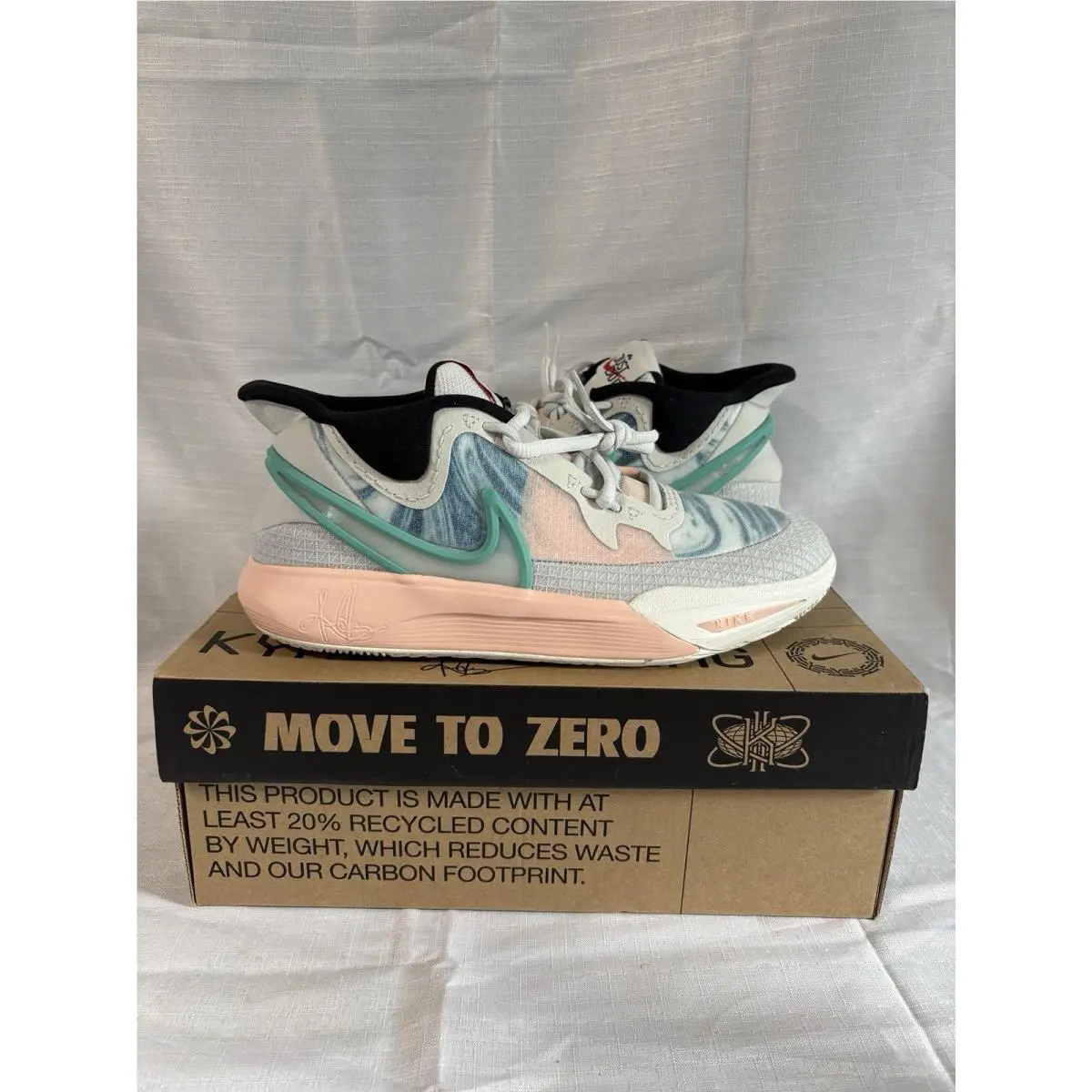 Nike Kyrie 8 GO GS Size 6.5Y DQ8076-002