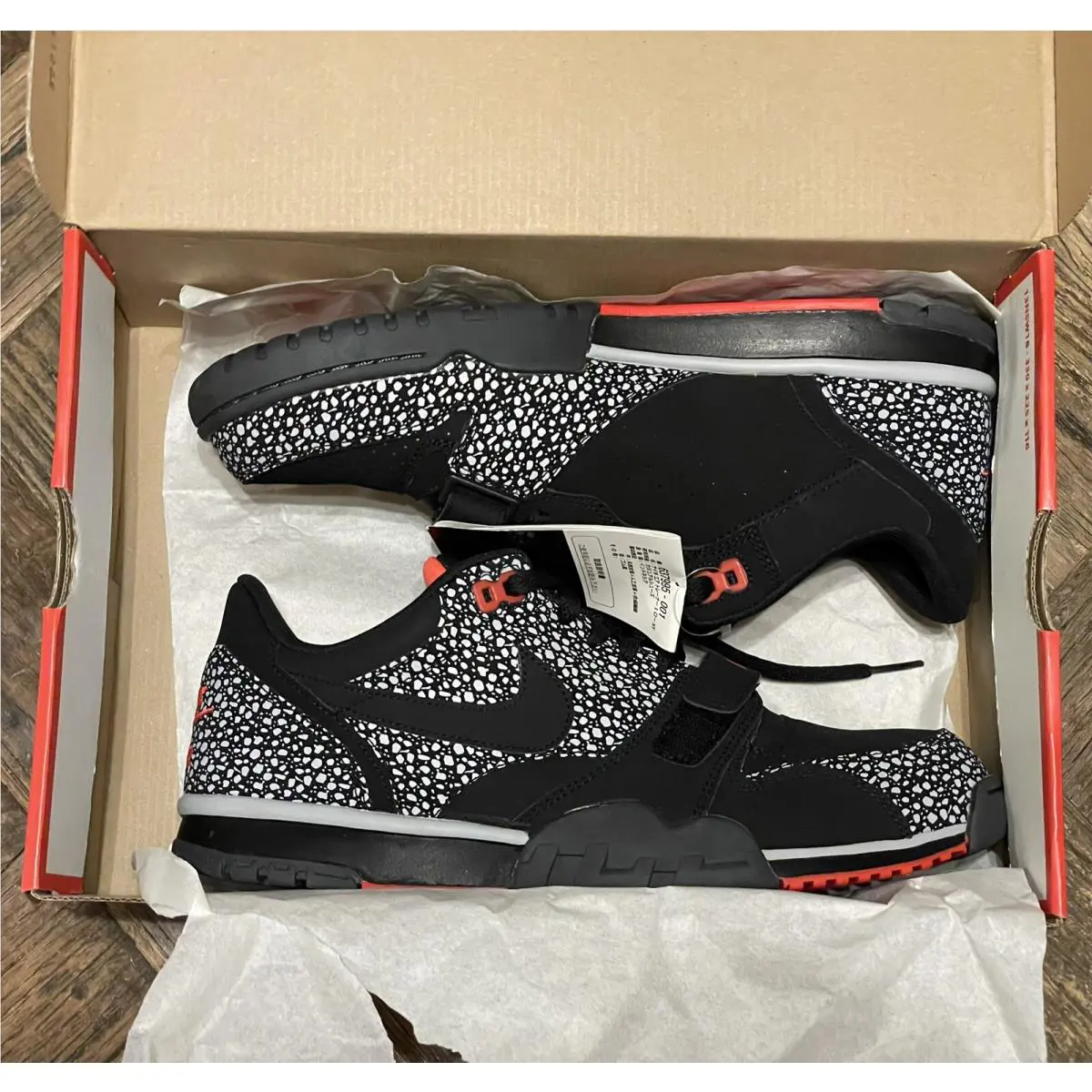 Nike shoes - Nike Air Trainer - Air Trainer - 637995-001 - Red 1