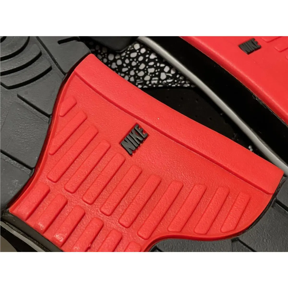 Nike shoes - Nike Air Trainer - Air Trainer - 637995-001 - Red 3