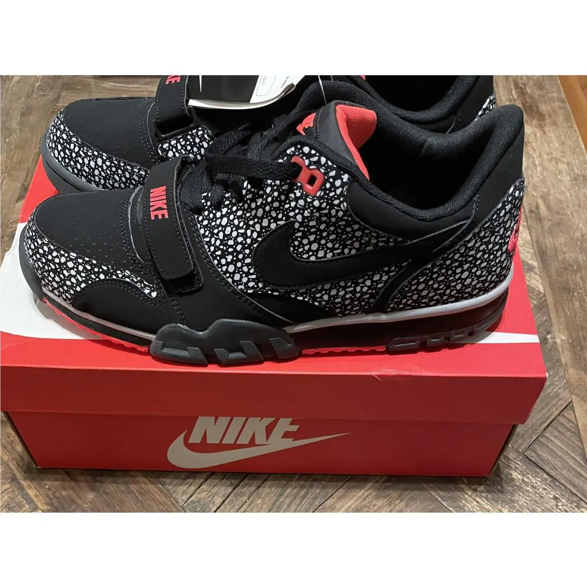 Nike shoes - Nike Air Trainer - Air Trainer - 637995-001 - Red 4