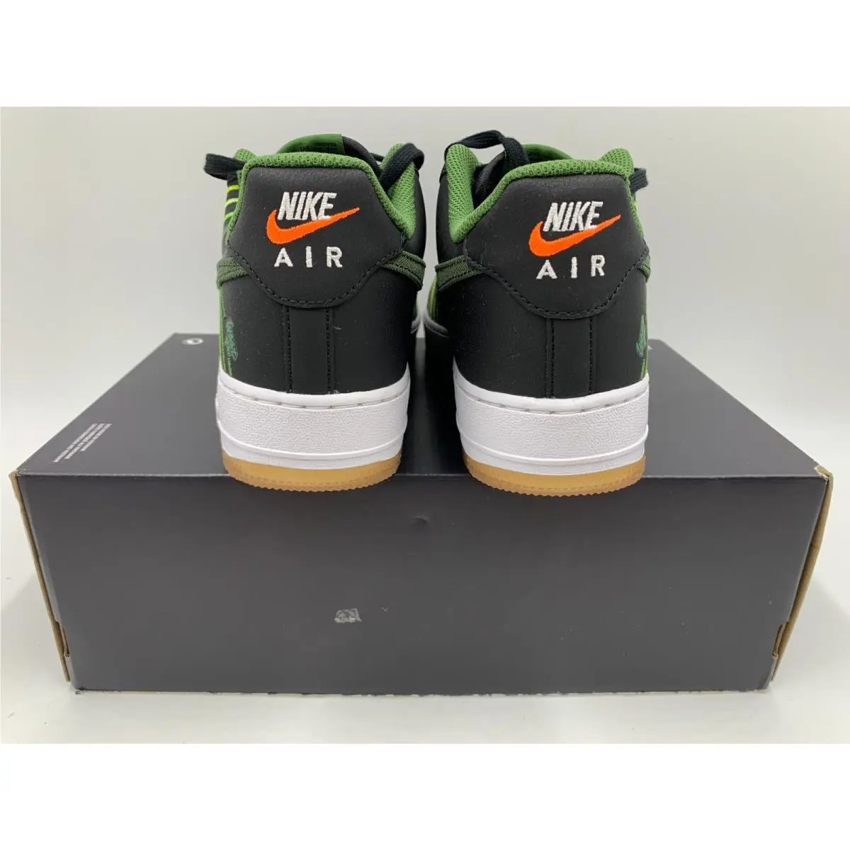Nike shoes - Nike Air Force 1 `07 LV8 - Black & Green 2
