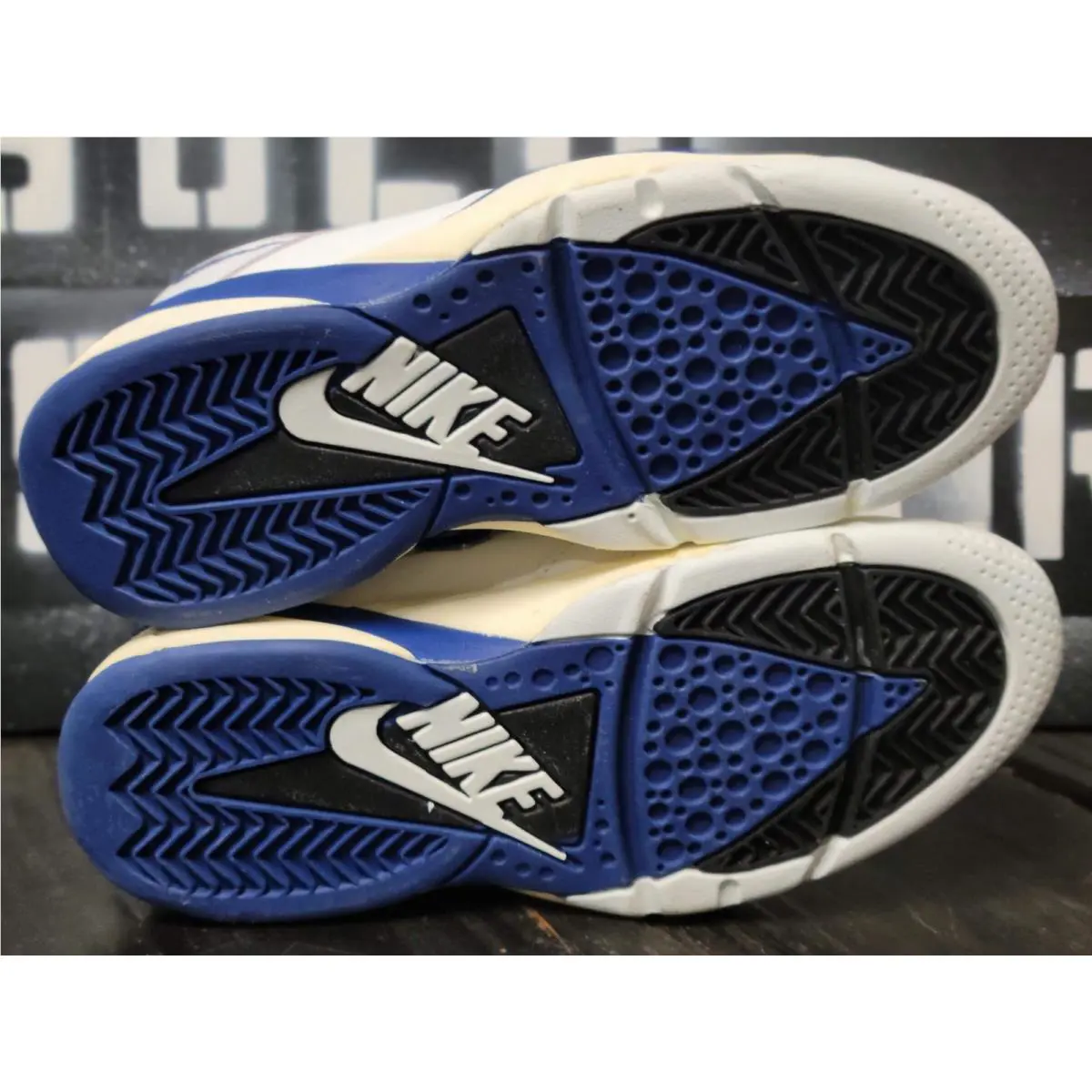 Nike shoes - White 5