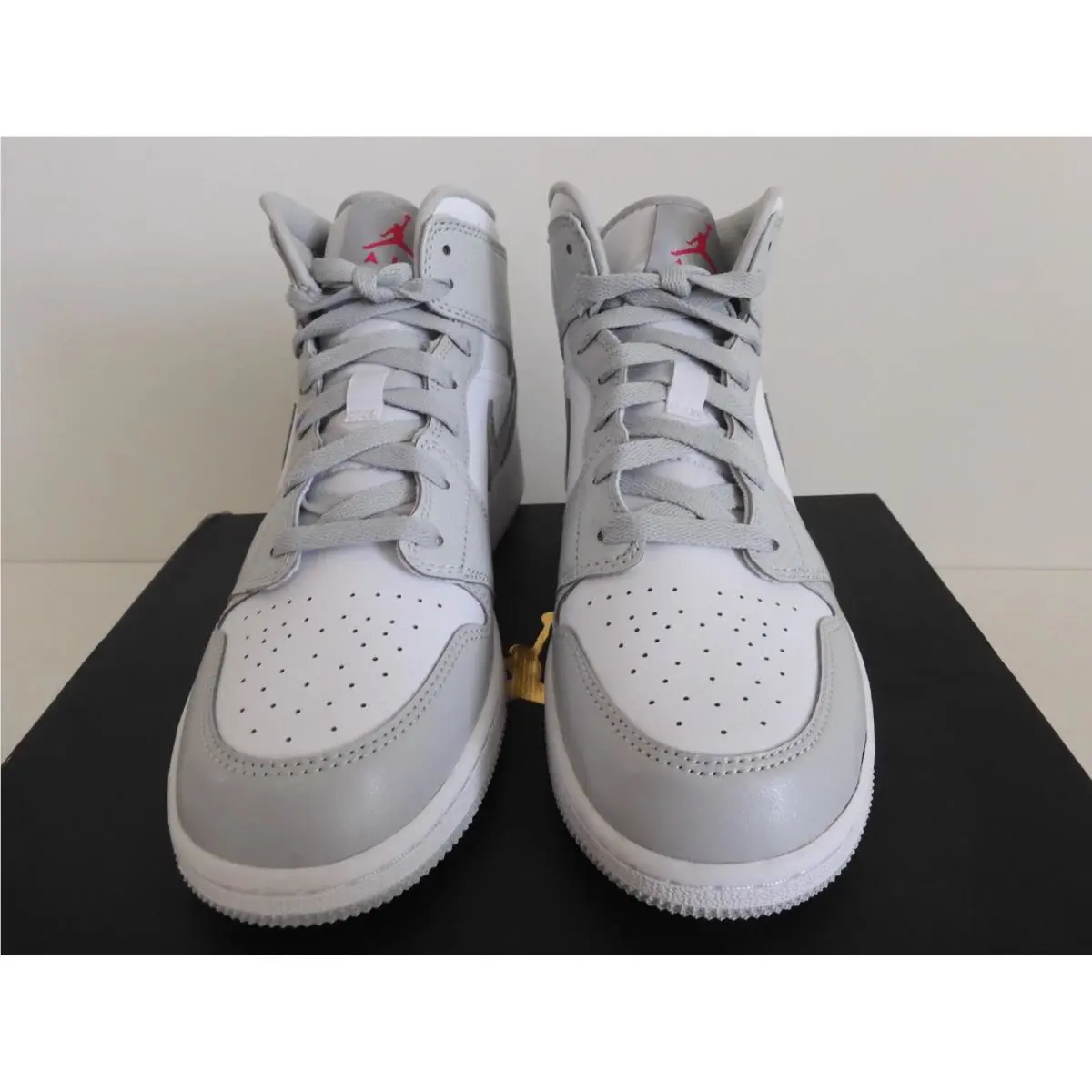 Nike shoes - Jordan 1 - Silver (UPC: 826215737261) 1