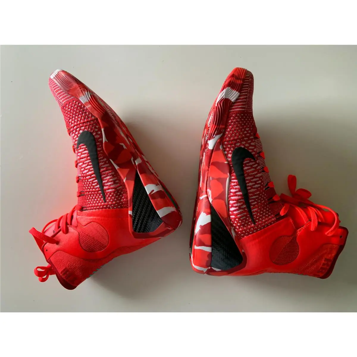 Nike shoes - Bright Crimson (UPC: 887232301965) 1