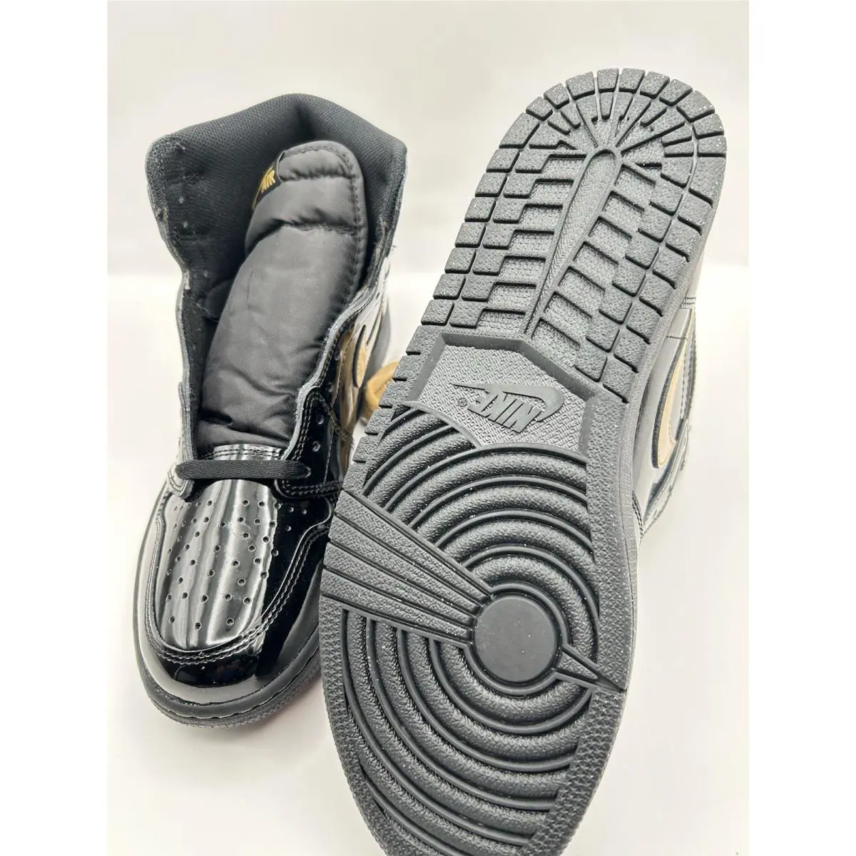 Nike shoes - Air Jordan 1 - Air - 555088 032 - Black 5