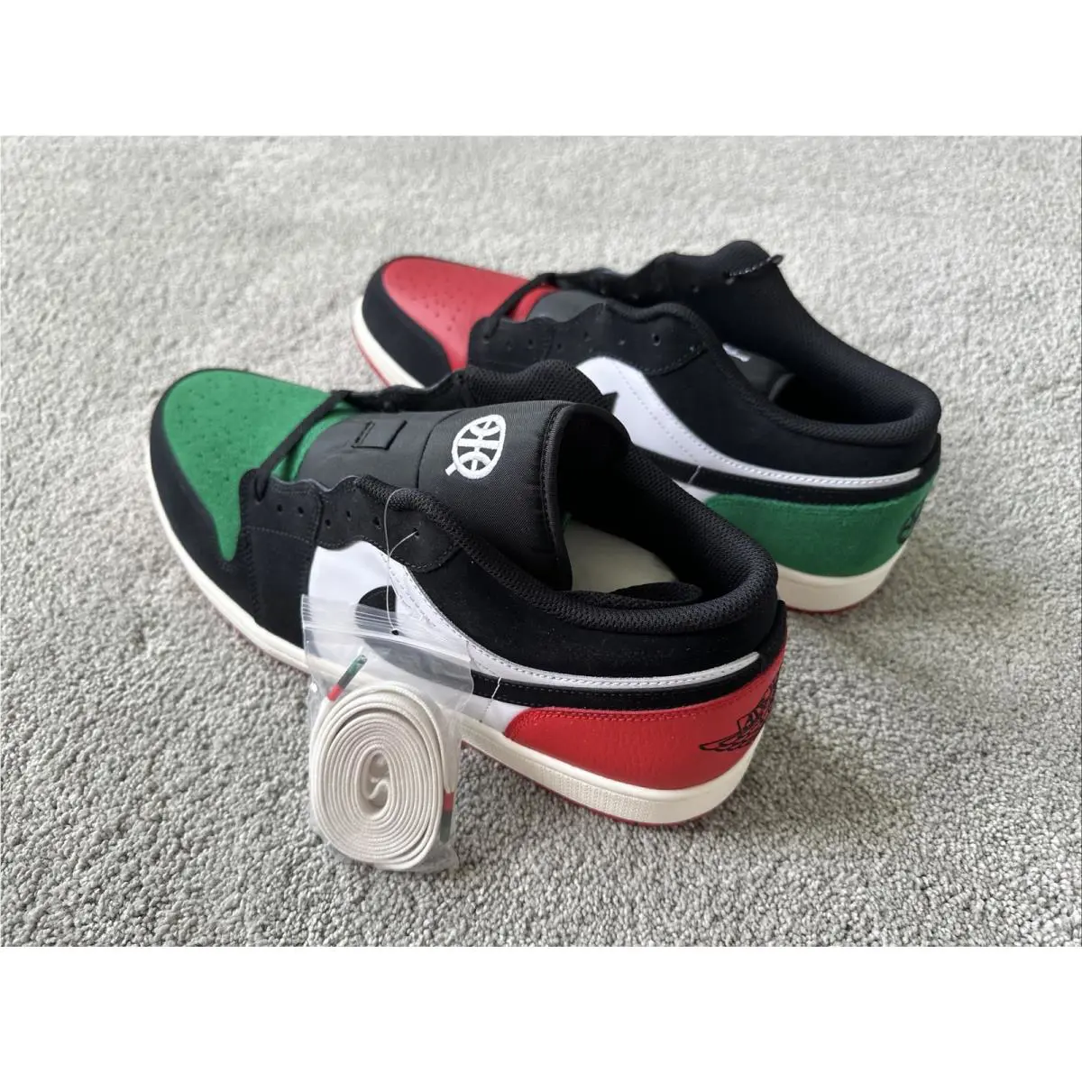 Nike shoes - Air Jordan Retro - Air Retro - White 4