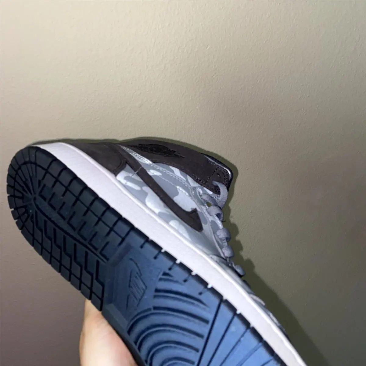 Nike shoes - Nike Air Jordan 1 - Air - AA3993027-027 - Wolf Grey Camo (UPC: 00666032441008) 2