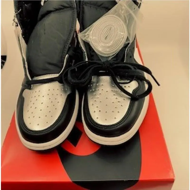 Nike shoes - Silver 3