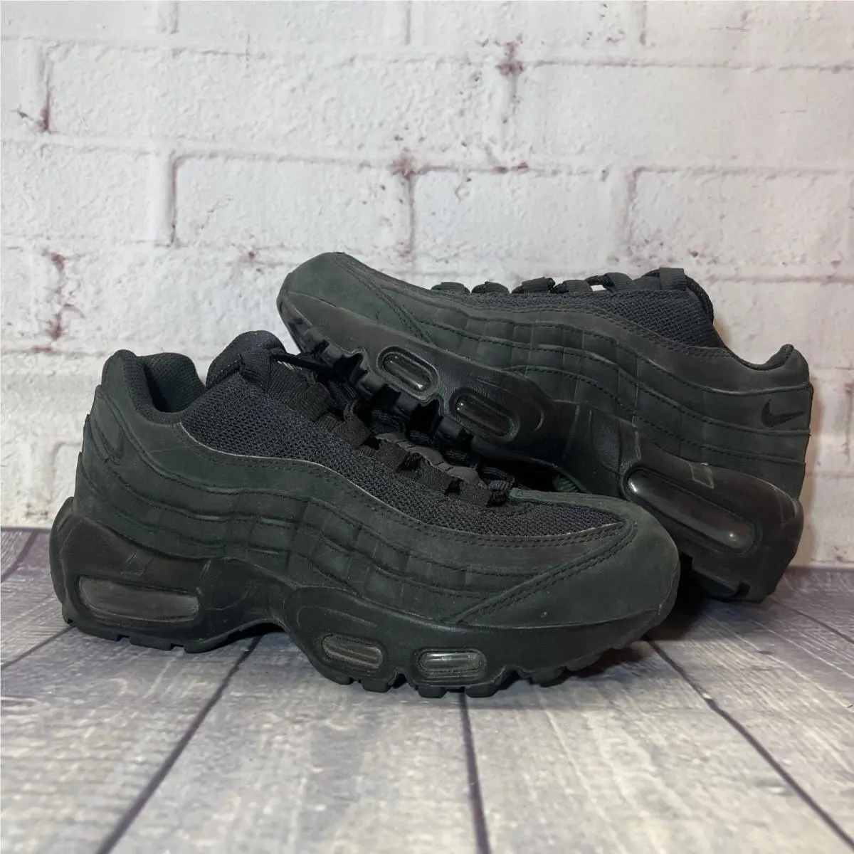 Nike Air Max 95 Winter Premium Triple Black Shoes 880303-700 Women’s Size 6