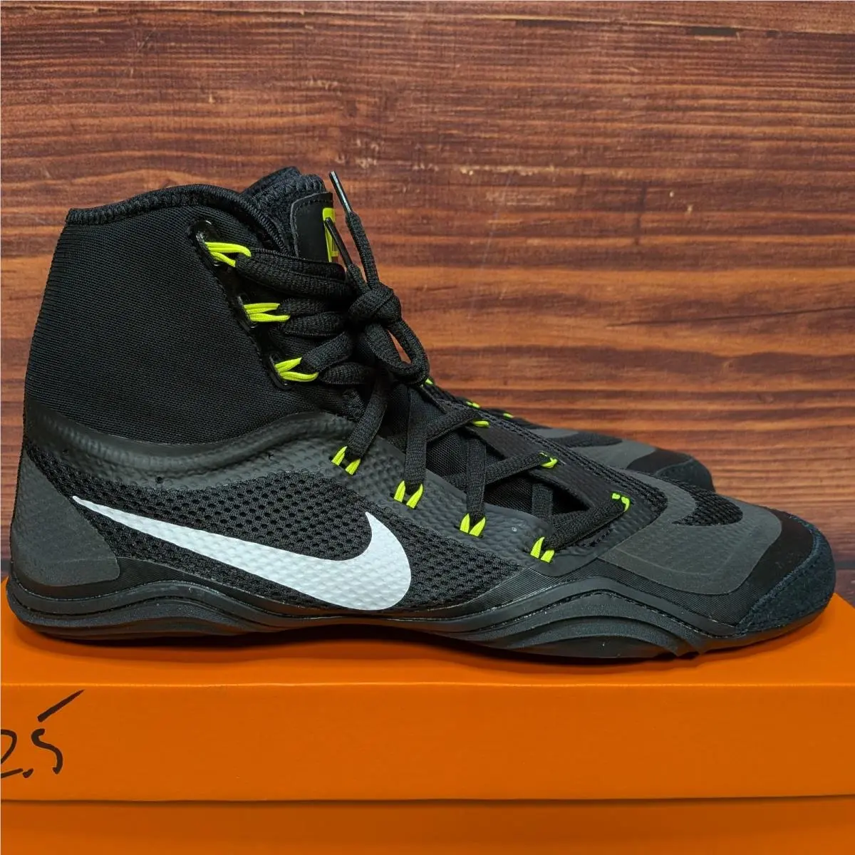 Nike Hypersweep Men`s 12.5 Black White Volt Wrestling Shoes 717175-017