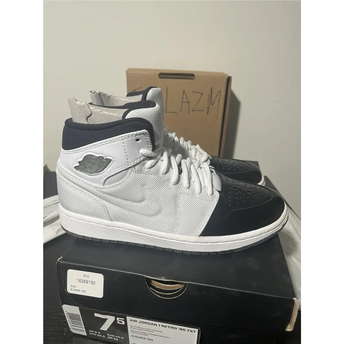 Nike shoes - Air Jordan Retro - Air Retro - 616369195 - Multicolor 3