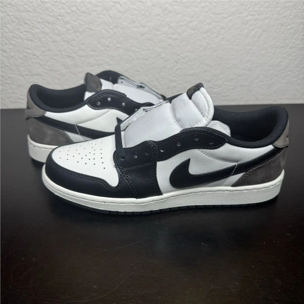 Nike shoes - Jordan Retro 1 - Retro - Mocha 4
