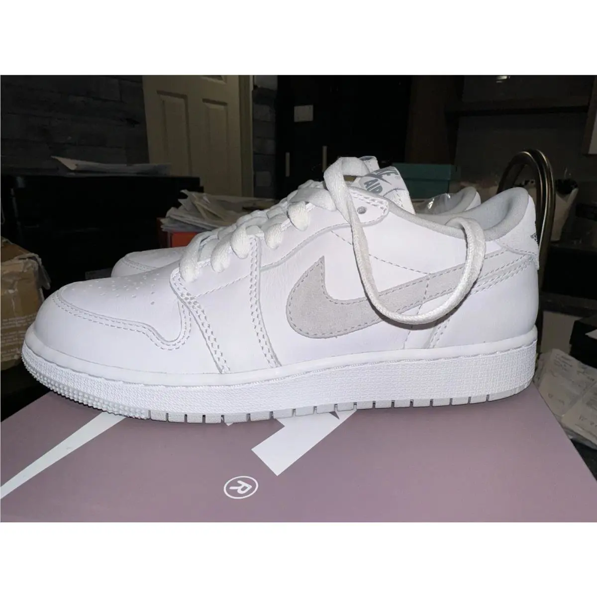 Nike shoes - Air Jordan 1 - Air - SAMPLE - Gray 3