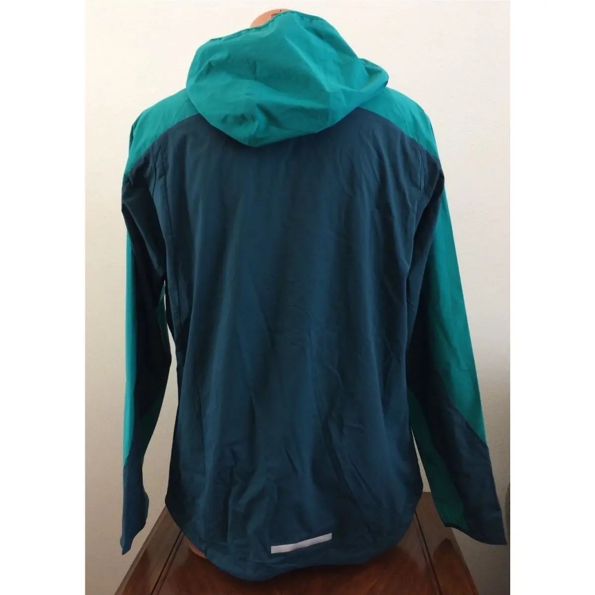 Nike clothing - Nike - Green (UPC: 886912144212) 1