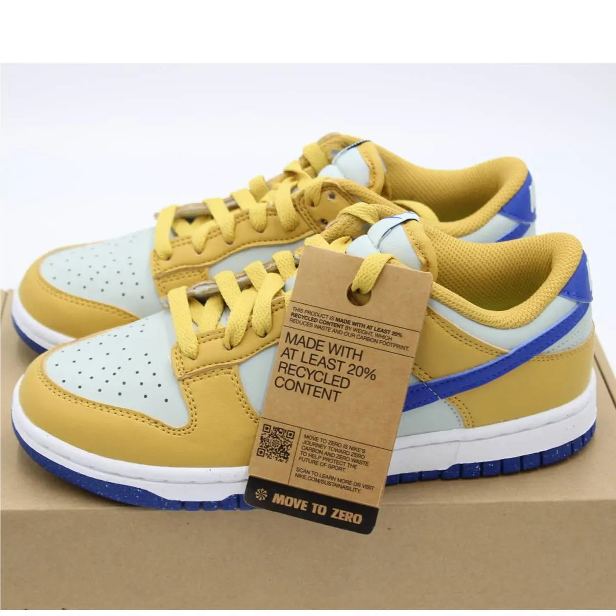 Nike shoes - Gold (UPC: 196153962279) 0