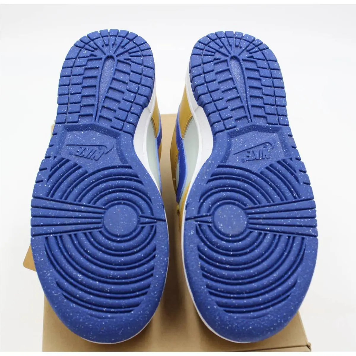 Nike shoes - Gold (UPC: 196153962279) 6