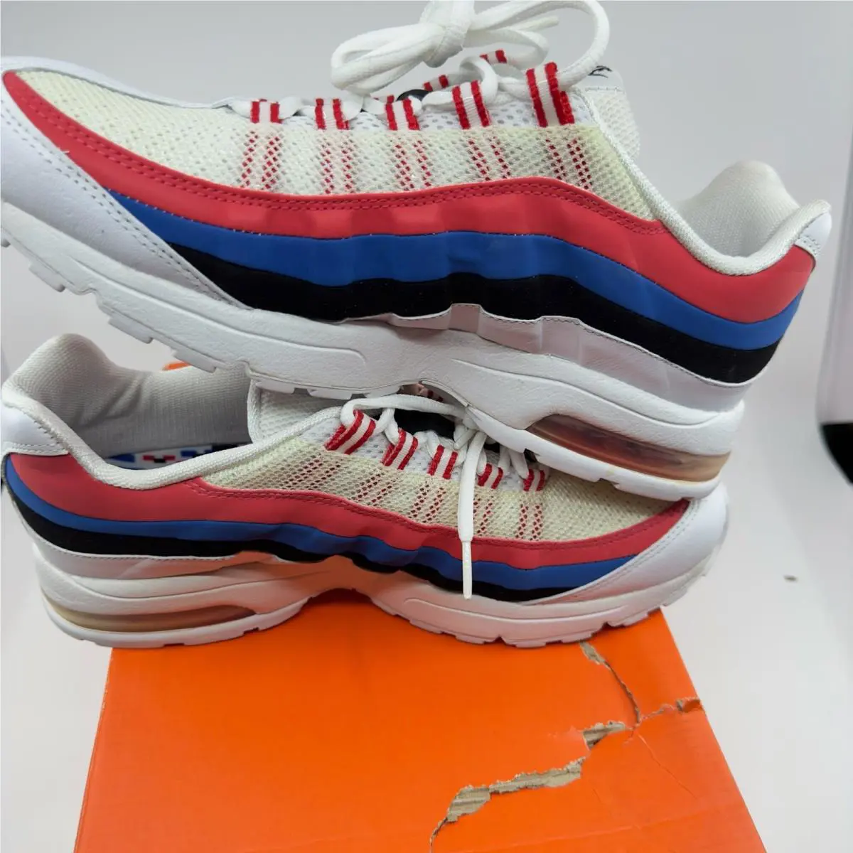 Nike shoes - White 2