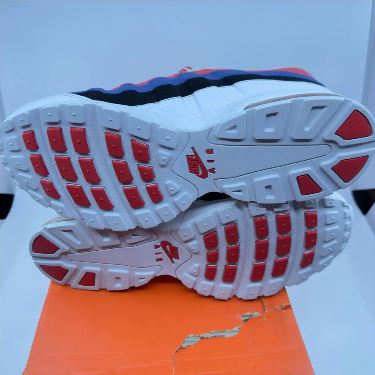 Nike shoes - White 4