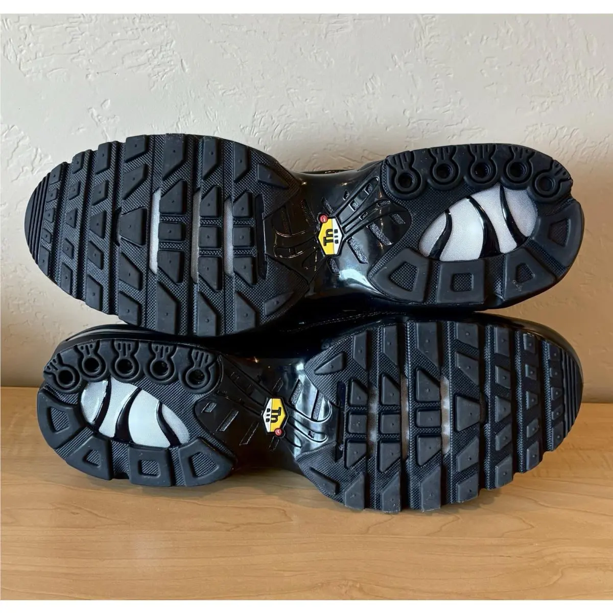 Nike shoes - Nike Air Max Plus - Air Max Plus - AJ2029-001 - Black 3