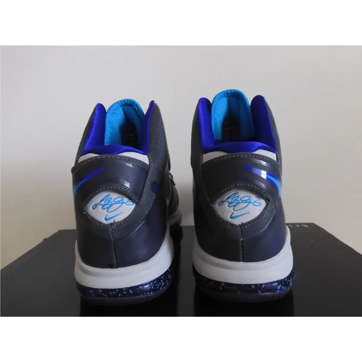 Nike shoes - Nike LeBron 8 - LeBron - 429676-001 - Gray (UPC: 883212248251) 3