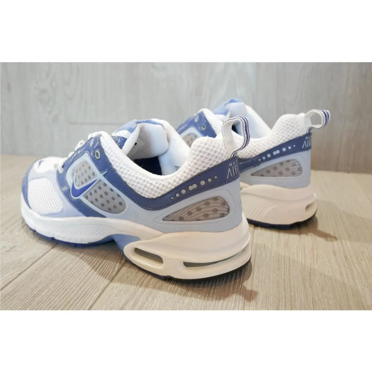 Nike shoes - White 3