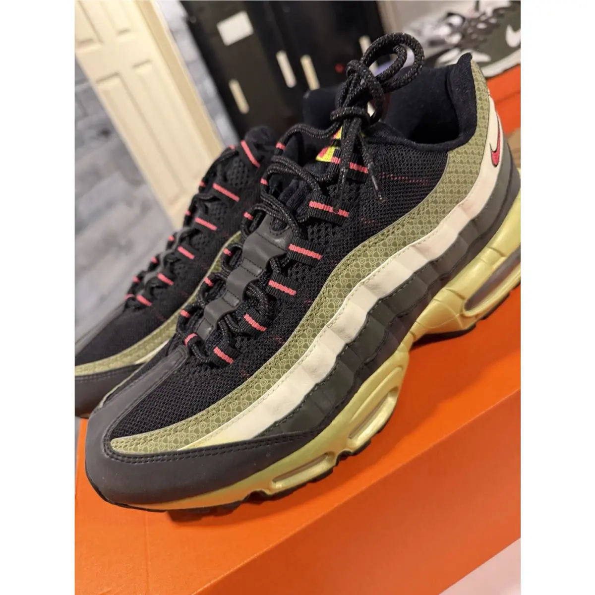 Nike shoes - Nike Air Max 95 - Air Max - 313071-081 - Black / Flamingo - White - Pilgrim 4