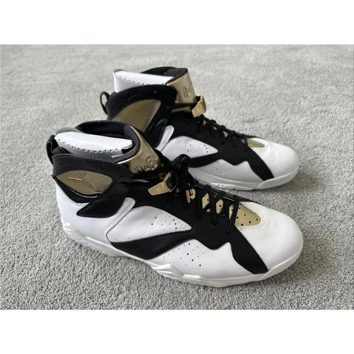 Nike shoes - Jordan 7 - White 1
