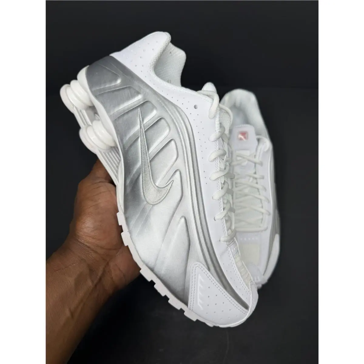 Nike Shox R4 White Metallic Silver Sneakers HQ1988-101 Men’s Size 11.5