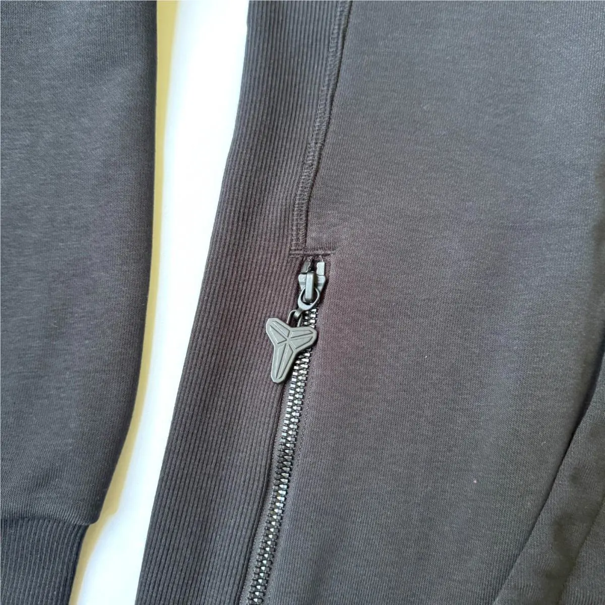 Nike clothing - Black (UPC: 197596565324) 0