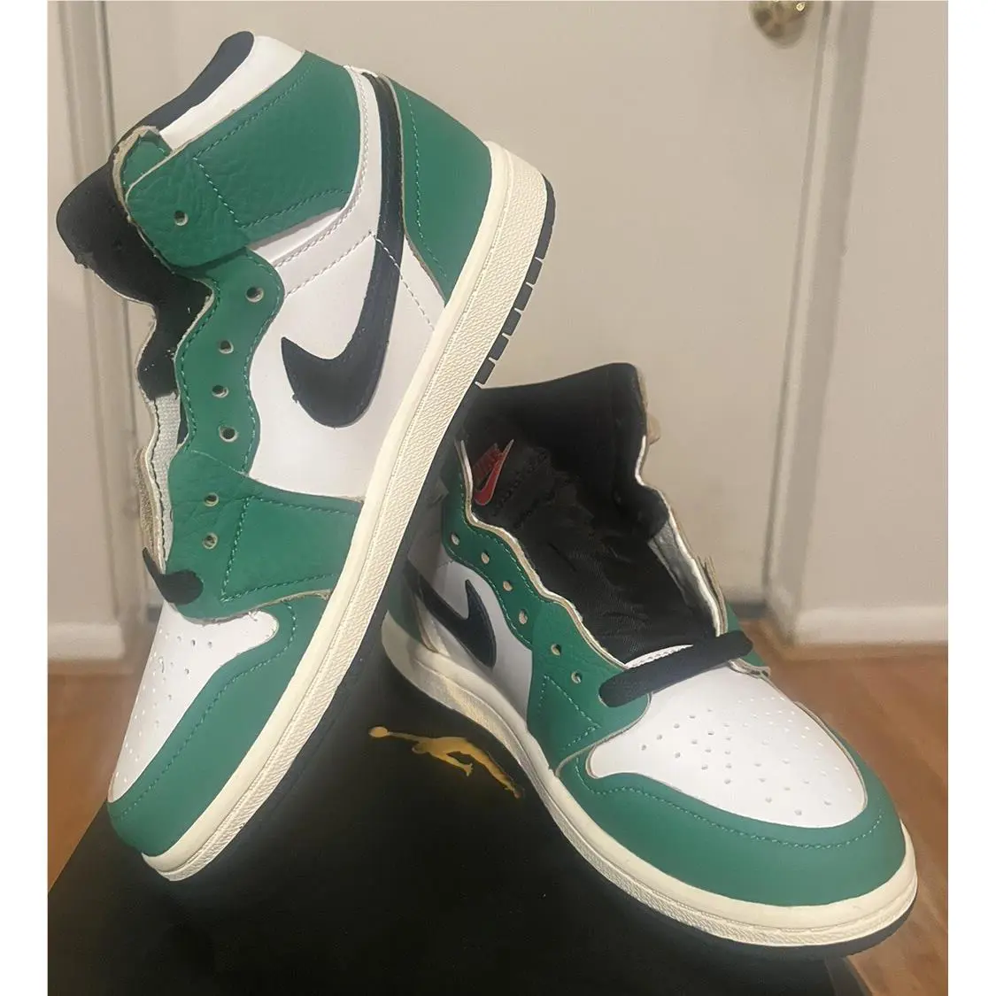 Nike shoes - Jordan 1 - Green 1