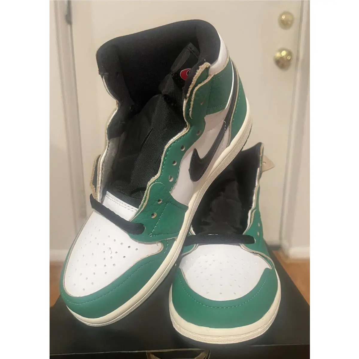 Nike shoes - Jordan 1 - Green 4