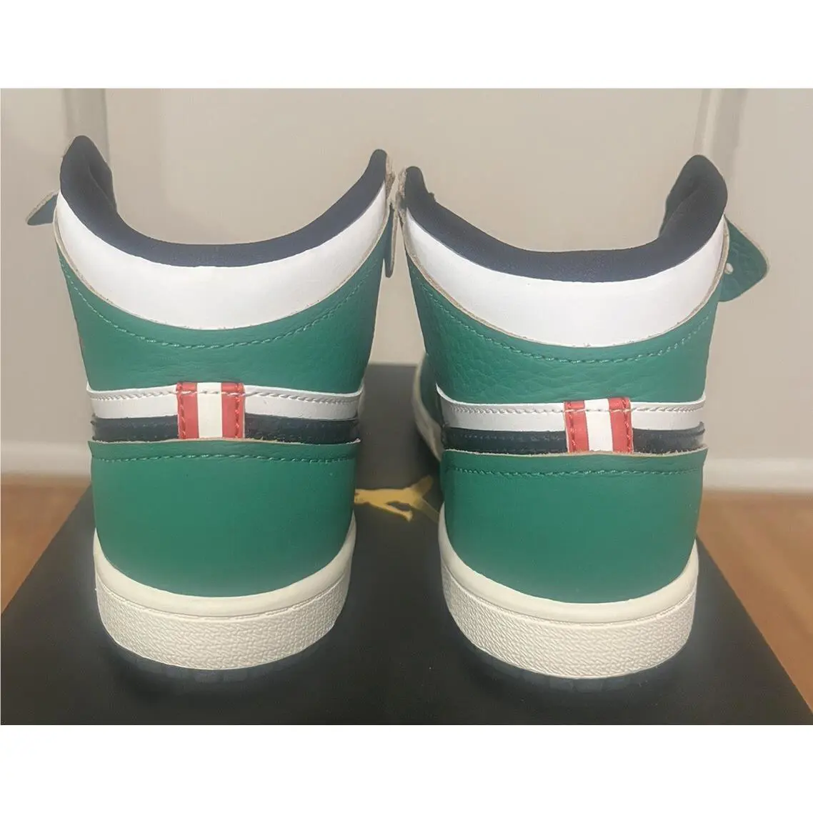 Nike shoes - Jordan 1 - Green 5