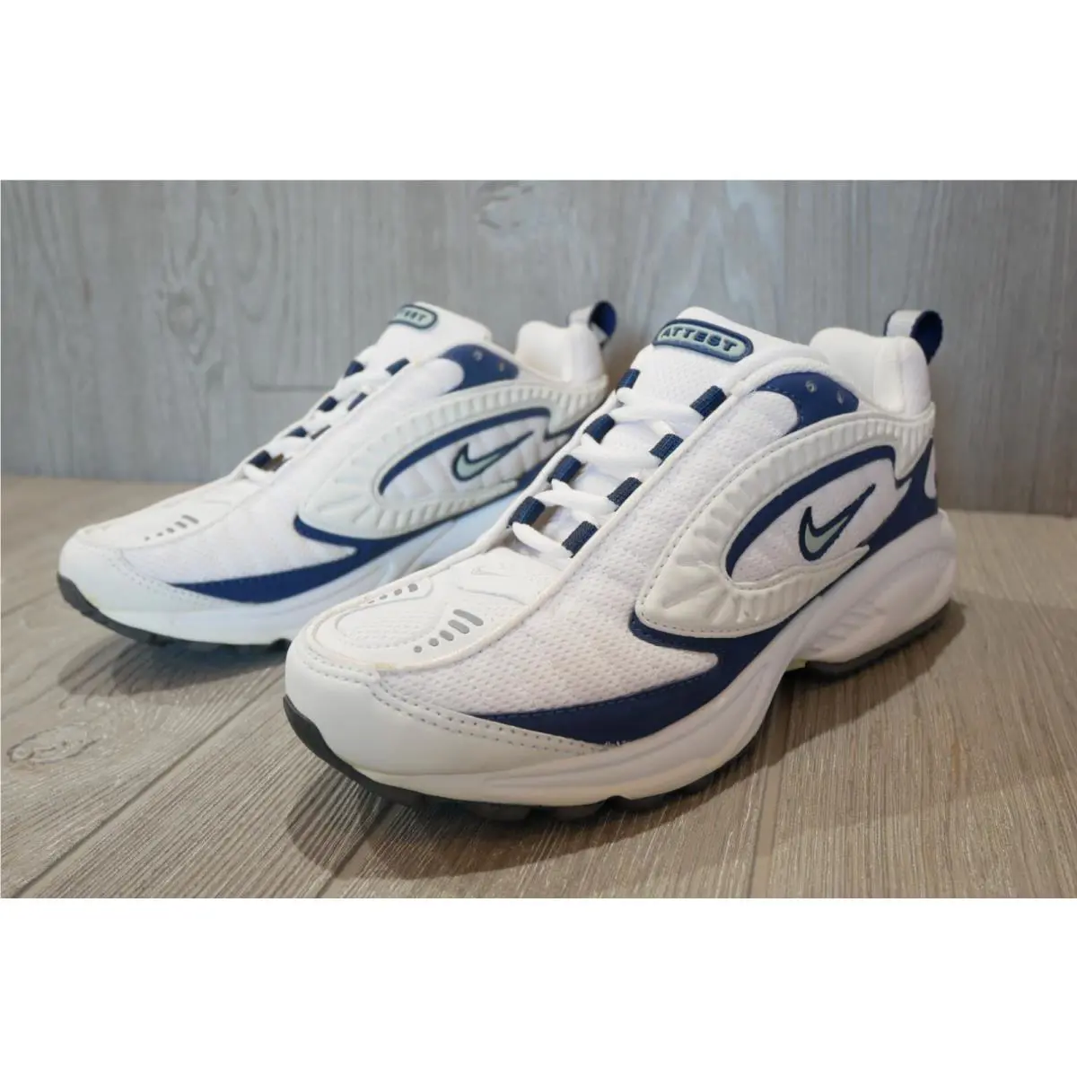 Nike shoes - Nike Attest - Attest - White 0